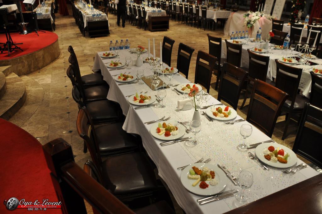 Pasha Palas Hotel İzmit Esterno foto